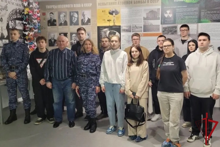 В Санкт-Петербурге сотрудники Росгвардии приняли участие в мероприятиях, посвященных Международному дню памяти погибших в радиационных авариях и катастрофах 