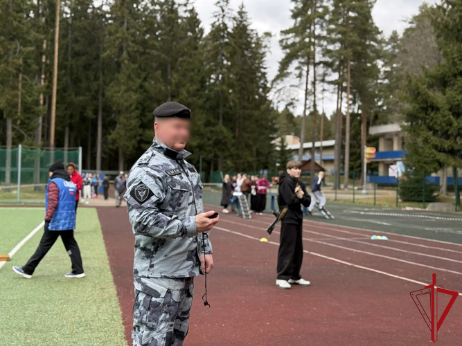 Представитель Росгвардии принял участие в проведении военно-патриотической игры «Зарница» для школьников