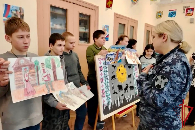 В Петербурге сотрудники Росгвардии провели встречи со школьниками и студентами