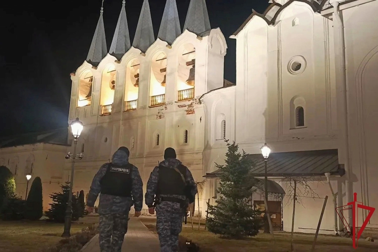 Сотрудники Росгвардии обеспечили правопорядок на мероприятиях, посвященных празднику Светлого Христова Воскресения