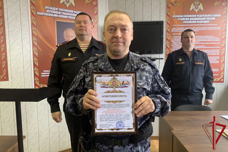 В роте по охране имущества физических и юридических лиц при транспортировке регионального Управления вневедомственной охраны состоялось торжественное совещание