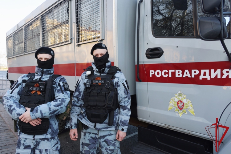 В День Победы сотрудники и военнослужащие ГУ Росгвардии приняли участие в охране правопорядка и безопасности