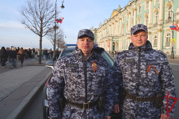 В День Победы сотрудники и военнослужащие ГУ Росгвардии приняли участие в охране правопорядка и безопасности