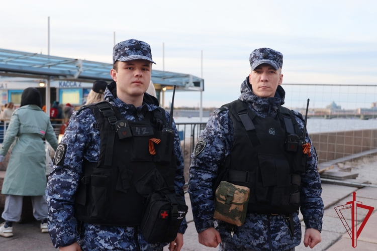 В День Победы сотрудники и военнослужащие ГУ Росгвардии приняли участие в охране правопорядка и безопасности