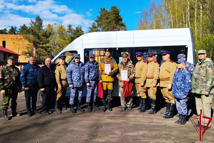 В Санкт-Петербурге сотрудники и ветераны вневедомственной охраны приняли участие в автопробеге «Сыны Великой Победы»