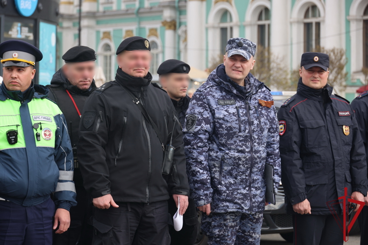 В Санкт-Петербурге и Ленобласти личный состав Росгвардии обеспечил правопорядок и безопасность во время первомайских мероприятий