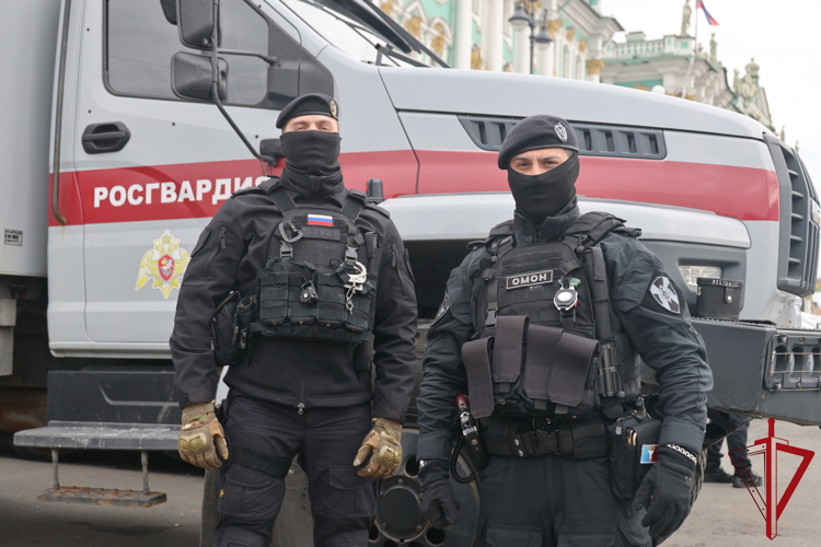 В Санкт-Петербурге и Ленобласти личный состав Росгвардии обеспечил правопорядок и безопасность во время первомайских мероприятий