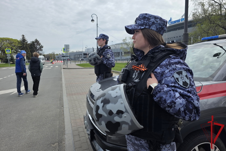 В Санкт-Петербурге подразделения Росгвардии обеспечили правопорядок во время футбольного матча "Зенит" – "Сочи"