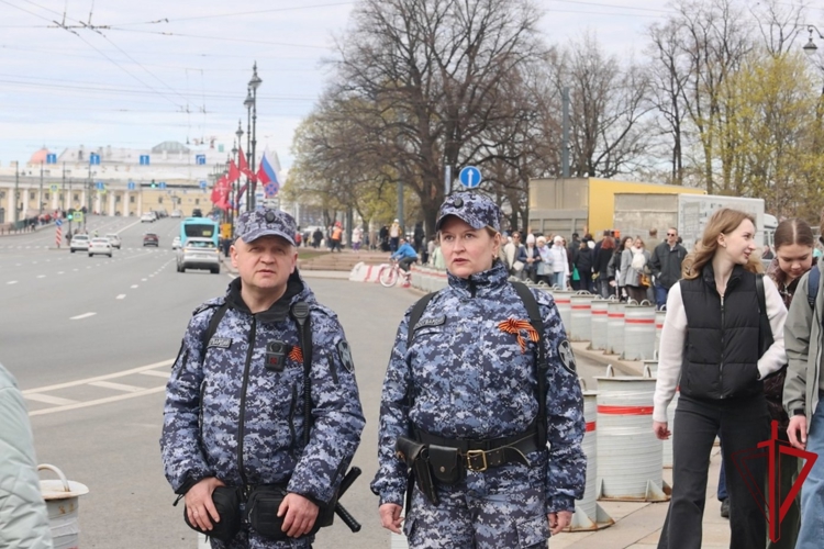 В Санкт-Петербурге и Ленобласти личный состав Росгвардии обеспечил правопорядок и безопасность во время первомайских мероприятий