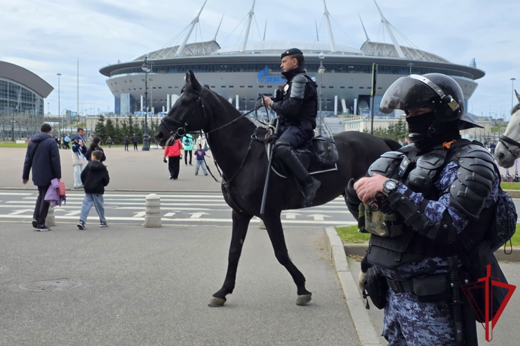 В Санкт-Петербурге подразделения Росгвардии обеспечили правопорядок во время футбольного матча "Зенит" – "Сочи"