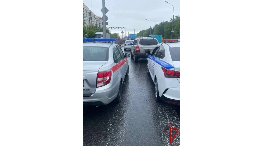 В Красногвардейском районе сотрудники Росгвардии оказали доврачебную помощь несовершеннолетней, пострадавшей в результате ДТП