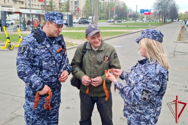Сотрудники вневедомственной охраны Красносельского района присоединились к мероприятиям, посвященным Дню Победы