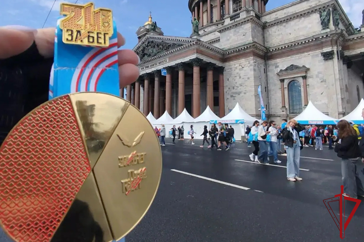 В Санкт-Петербурге сотрудники Росгвардии приняли участие в X полумарафоне «ЗаБег РФ»
