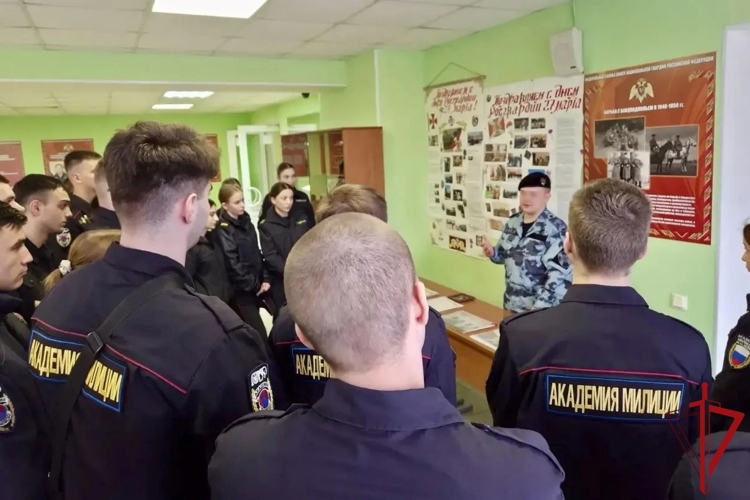 Сотрудники ОМОН «Бастион» провели тактико-специальные занятия с будущими правозащитниками