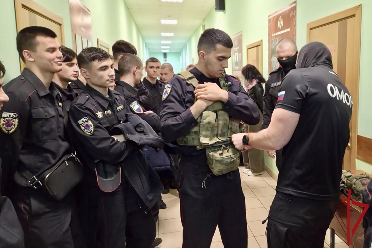 Сотрудники ОМОН «Бастион» провели тактико-специальные занятия с будущими правозащитниками