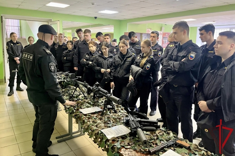 Сотрудники ОМОН «Бастион» провели тактико-специальные занятия с будущими правозащитниками