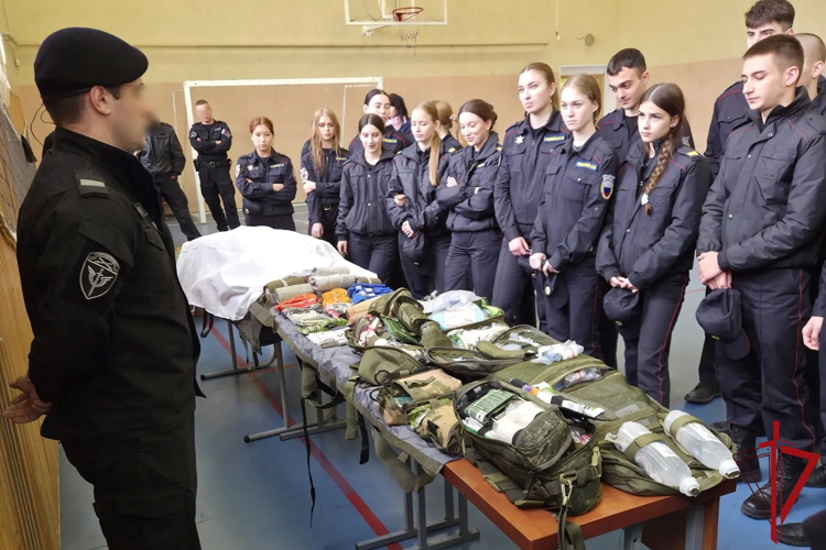 Сотрудники ОМОН «Бастион» провели тактико-специальные занятия с будущими правозащитниками