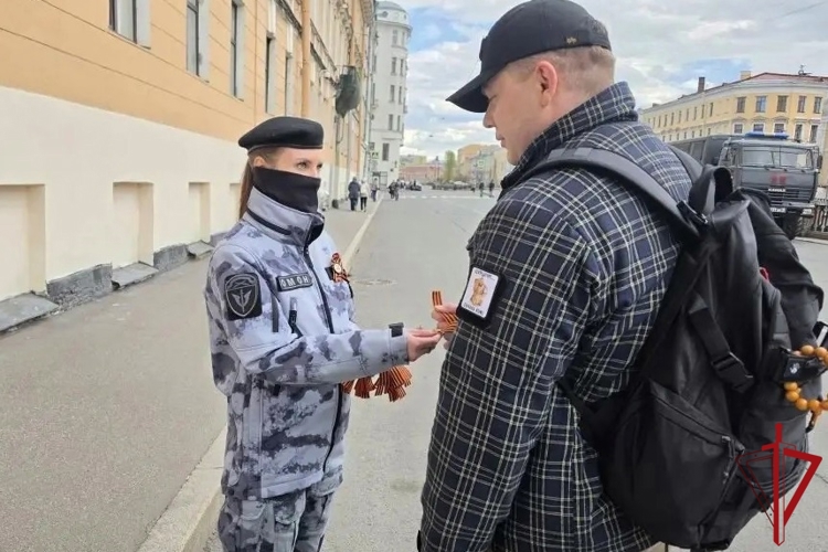 В преддверии Дня Победы сотрудники ОМОН «Бастион» присоединились к Всероссийской акции «Георгиевская ленточка»