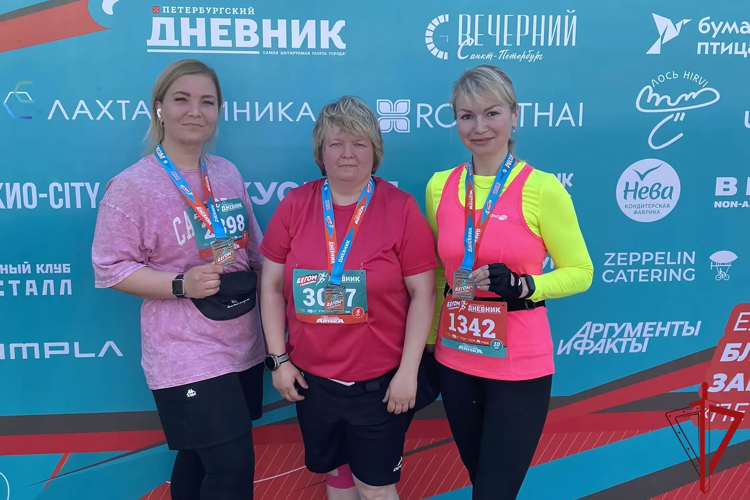 В Санкт-Петербурге сотрудники Росгвардии приняли участие в легкоатлетических и благотворительных забегах