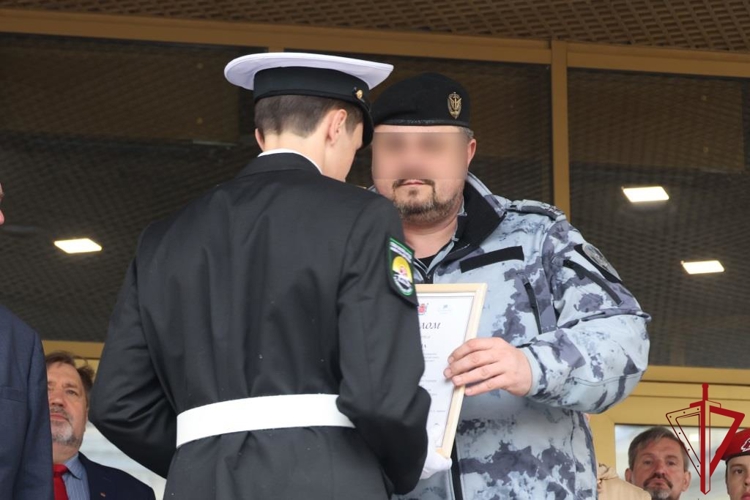 В Санкт-Петербурге представители ГУ Росгвардии приняли участие в строевом смотре кадетских классов и участников движения «Юнармия»