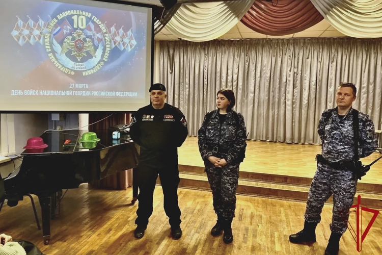 Представители ГУ Росгвардии провели цикл встреч с учащимися петербургских колледжей