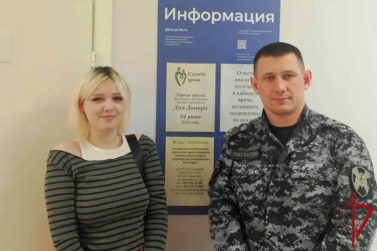 В преддверии Всемирного дня донора петербургские росгвардейцы сдали кровь для пациентов городских больниц