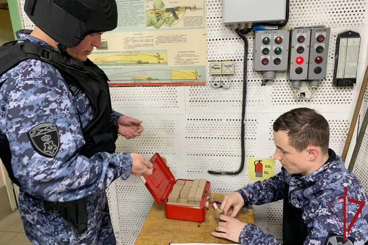 В региональном Управлении вневедомственной охраны прошел открытый чемпионат по стрельбе из боевого ручного стрелкового оружия