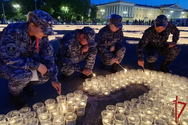 В Петербурге сотрудники Росгвардии приняли участие в мероприятиях, посвящённых Дню памяти и скорби