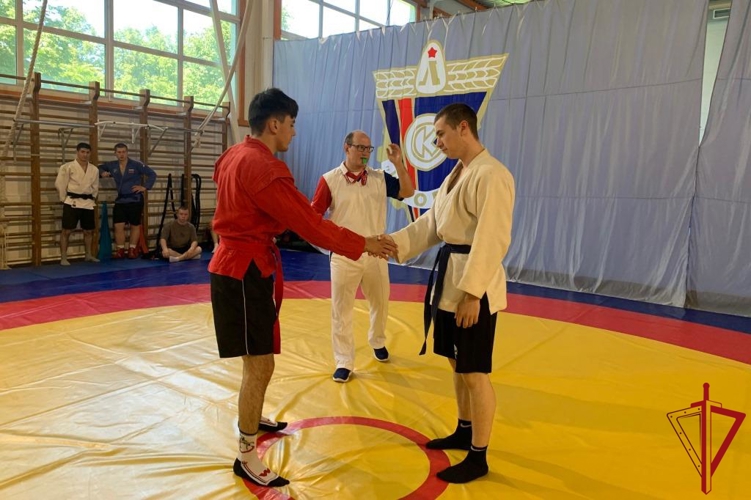 Чемпионат по самбо прошел среди подразделений вневедомственной охраны Петербурга и Ленобласти