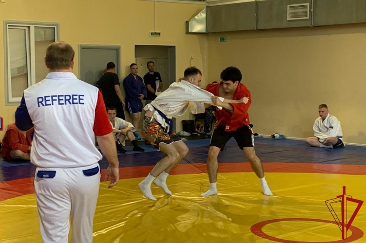 Чемпионат по самбо прошел среди подразделений вневедомственной охраны Петербурга и Ленобласти