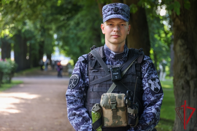Cотрудники и военнослужащие Росгвардии обеспечили правопорядок при проведении матча "Зенит" - "Нефтчи"