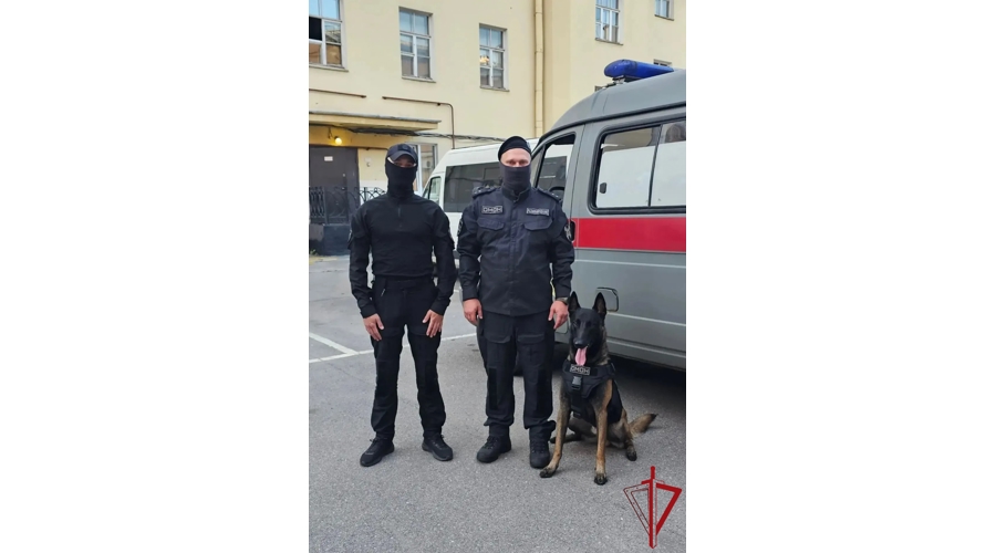 Сотрудники ОМОН "Бастион" пришли на помощь прохожему, у которого произошел приступ эпилепсии