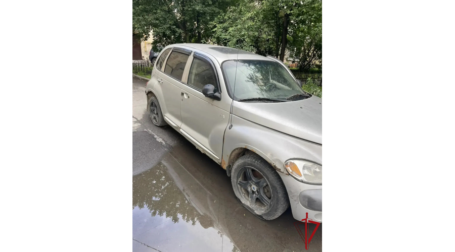 В Центральном районе наряд вневедомственной охраны задержал двух мужчин, похитивших аккумулятор из припаркованного автомобиля