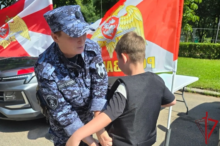 В Петербурге представители Росгвардии приняли участие в мероприятиях по популяризации службы