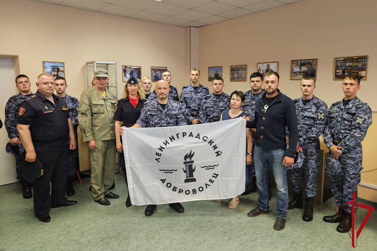 В музей истории петербургской вневедомственной охраны передали артефакты из зоны СВО