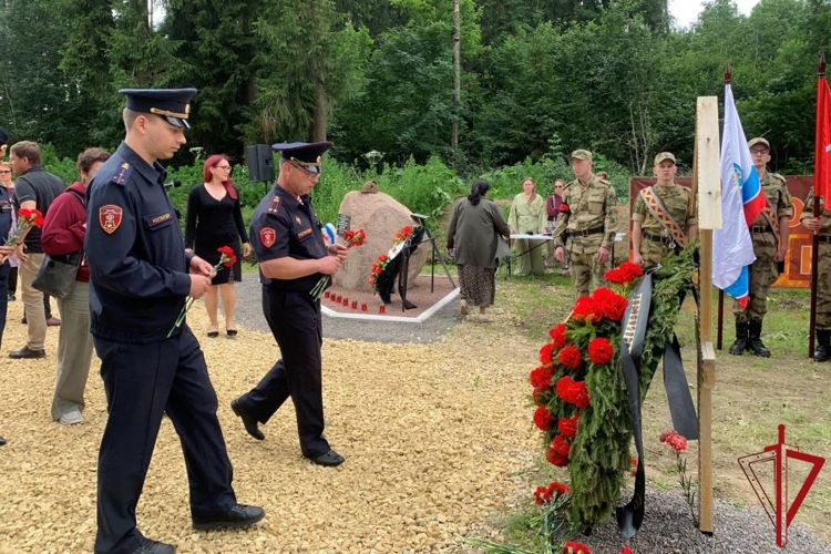 Представители Росгвардии приняли участие в церемонии перезахоронения останков воинов Красной армии