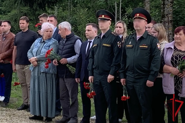 Представители Росгвардии приняли участие в церемонии перезахоронения останков воинов Красной армии