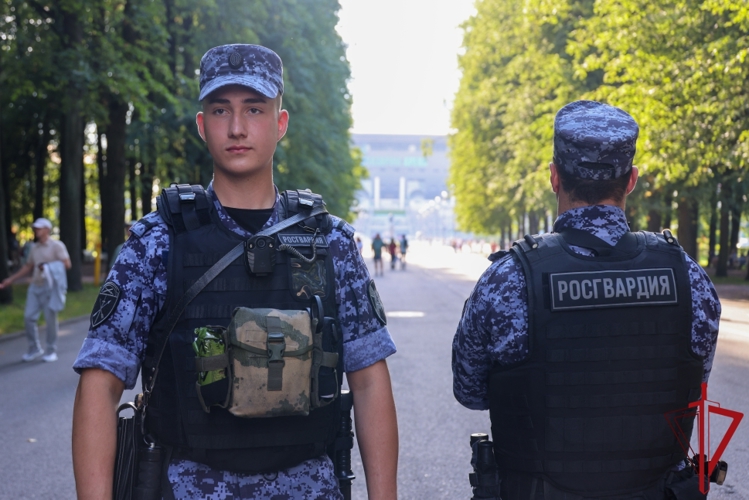 Сотрудники и военнослужащие Росгвардии обеспечили правопорядок при проведении матча "Зенит" - "Балтика"