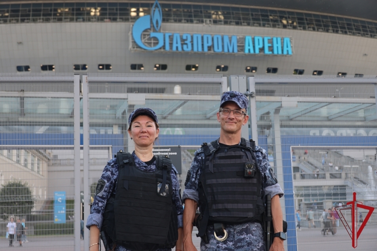 Сотрудники и военнослужащие Росгвардии обеспечили правопорядок при проведении матча "Зенит" - "Балтика"
