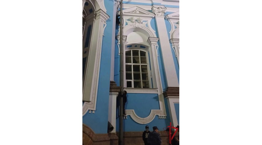 В Санкт-Петербурге росгвардейцы пресекли попытку руферов подняться на крышу одного из городских соборов