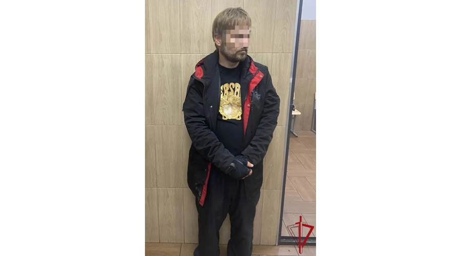 Во Фрунзенском районе наряд Росгвардии задержал вооруженного топором гражданина, угрожавшего расправой двум женщинам