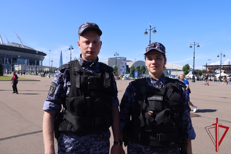 Сотрудники и военнослужащие Росгвардии обеспечили правопорядок при проведении матча "Зенит" - "Родина"