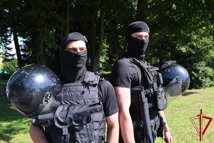 Сотрудники и военнослужащие Росгвардии обеспечили правопорядок при проведении матча "Зенит" - "Родина"