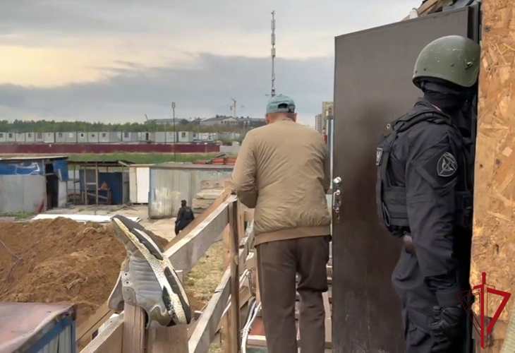 В Ленобласти ОМОН Росгвардии оказал содействие полиции в проведении рейда по проверке миграционного законодательства
