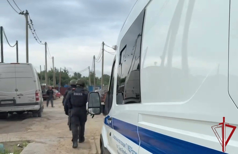 В Ленобласти ОМОН Росгвардии оказал содействие полиции в проведении рейда по проверке миграционного законодательства