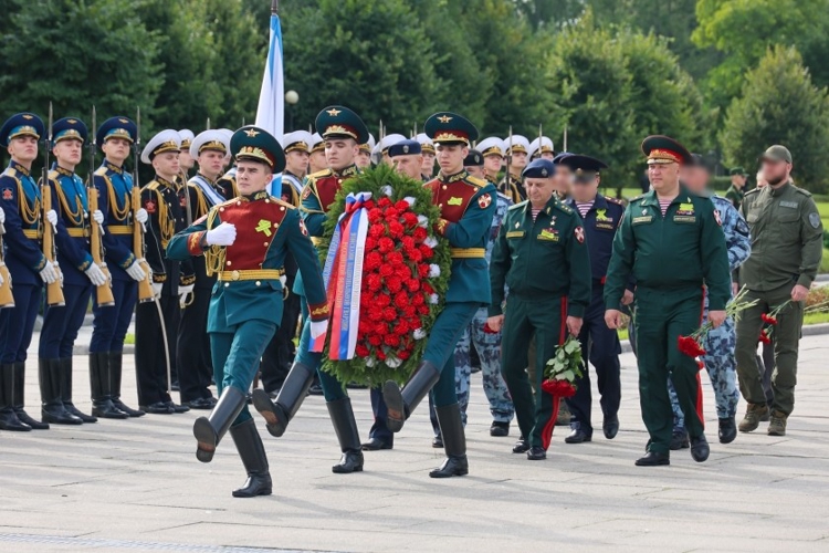 Представители Главного управления Росгвардии почтили память жертв блокады Ленинграда