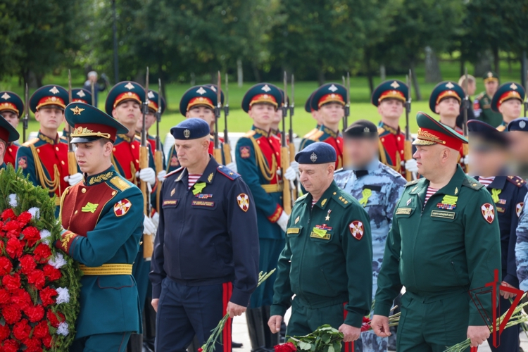 Представители Главного управления Росгвардии почтили память жертв блокады Ленинграда