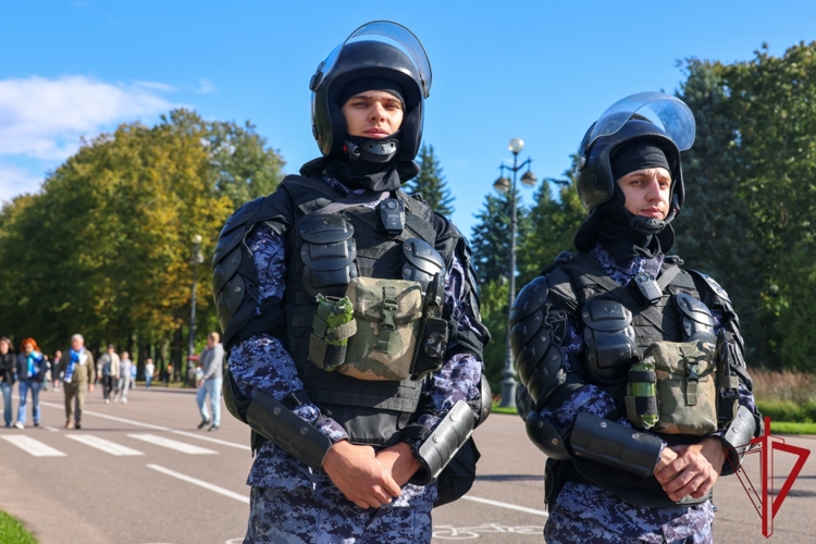 Подразделения Росгвардии обеспечили правопорядок во время футбольного матча «Зенит» – «Локомотив»
