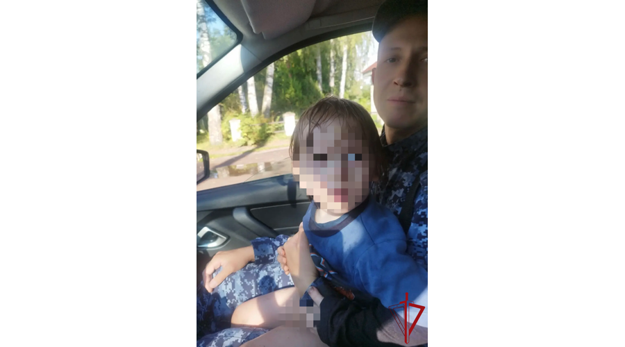 В Приозерском районе сотрудники Росгвардии обнаружили 3-летнего ребёнка, находившегося без присмотра взрослых
