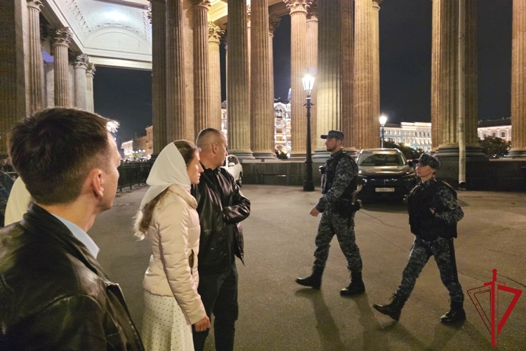 Росгвардейцы обеспечили правопорядок и безопасность во время пребывания в Санкт-Петербурге мощей святителя Спиридона Тримифунтского